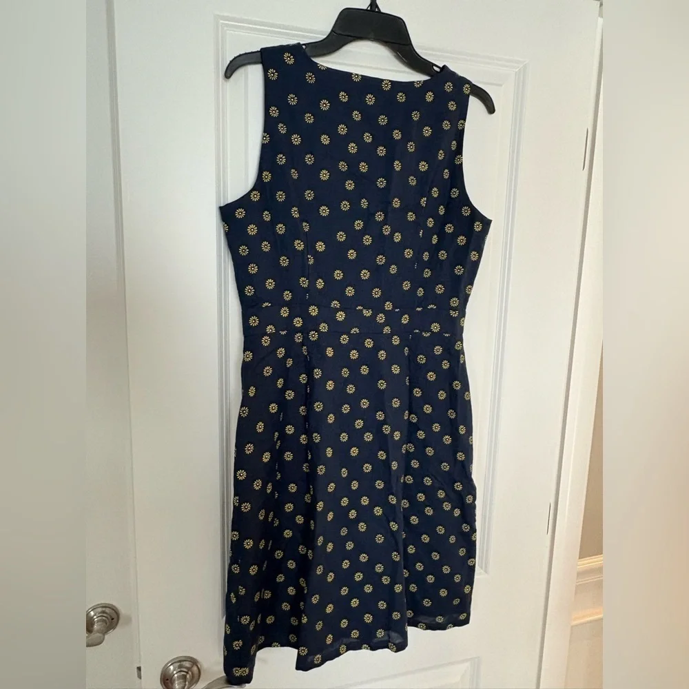 J Crew Navy and Yellow Daisy V Neck Dress Sleeveless Size 6 Cotton Linen Summer